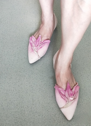 Неймовірні туфлі з об'ємними квітами квіти 3d8 фото