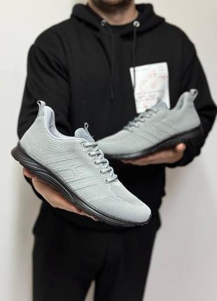 Кроссовки женские