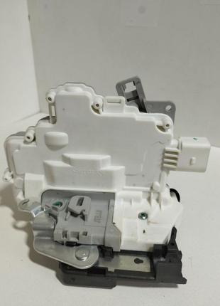 Б/у замок двери задний правый audi q7