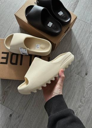 Трендовые женские и мужские шлёпанцы adidas yeezy slide bone бежевые5 фото