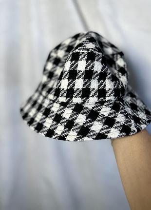 Черно-белая панамка кепка в клеточку гусиная лапка2 фото