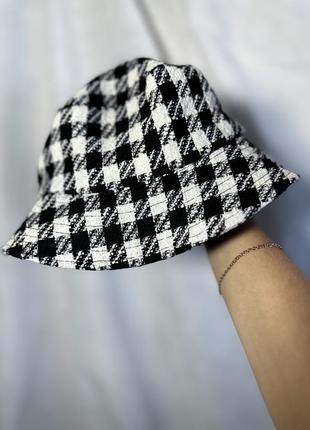 Черно-белая панамка кепка в клеточку гусиная лапка3 фото