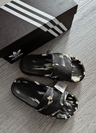 Класні жіночі та чоловічі шльопанці estate adidas adilette 22 slides black grey чорні