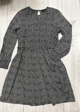 Сукня з резинкою