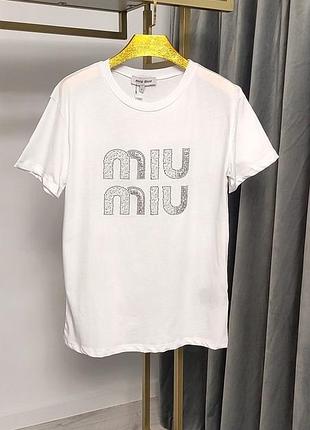 Футболка в стиле мiu miu с камнями