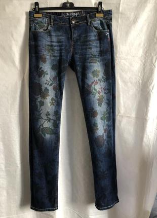 Женские джинсы desigual (с цветным принтом). р-р - 30eu