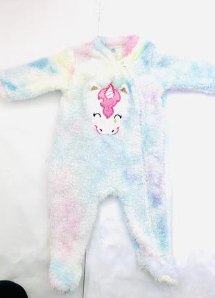 Очень красивый плюшевый человечек