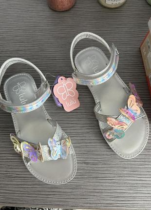 Босоножки на девочку 34 р