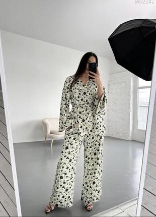 Брючний костюм