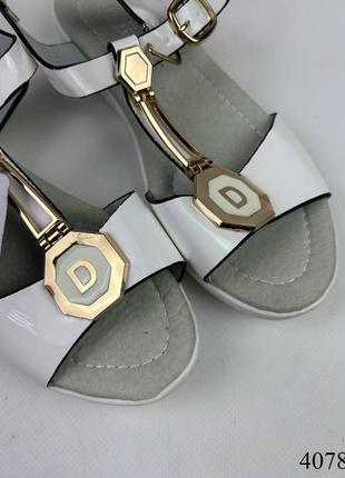 Босоножки для девочки, белые