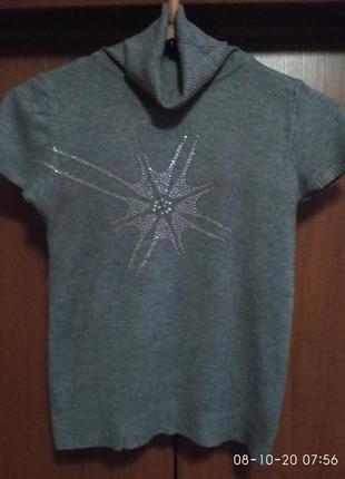 Футболка-гольф.