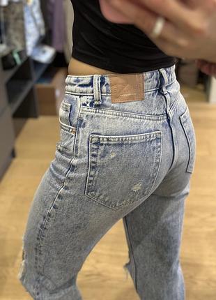 Джинсы рваные bershka mom не zara6 фото