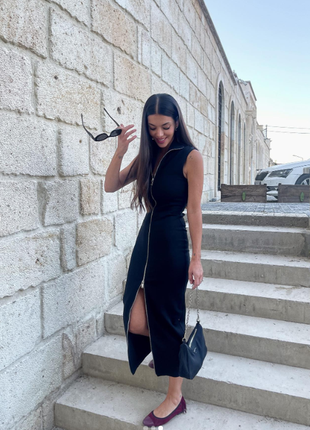 Классное эластичное платье миди с молнией во всю длину от zara, размер xs