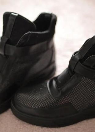 Теплі черевики хутро на липучці