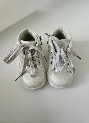 Кросівки для дівчинки 21 розмір.