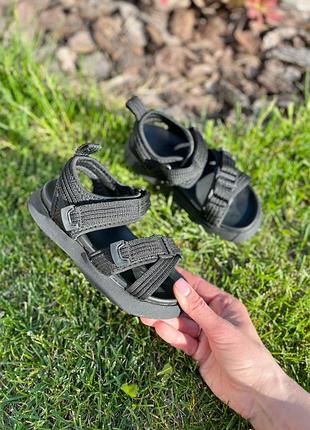 Босоніжки для хлопчиків та дівчаток  від тм  apawwa