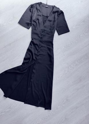 Стильна нова атласна сукня міді на гудзиках