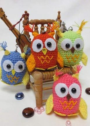 Брелок хендмейд в'язана сова