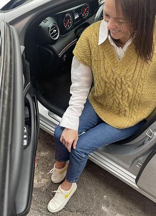 Жилет з італійської пряжі,ручна робота