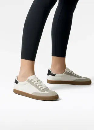 Кросівки oysho