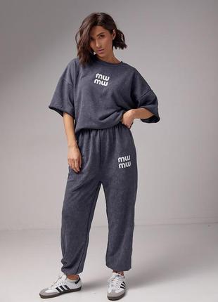 Спортивный костюм в технике тай-дай с принтом