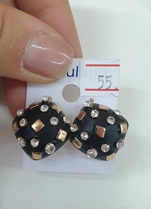 Чорні сережки