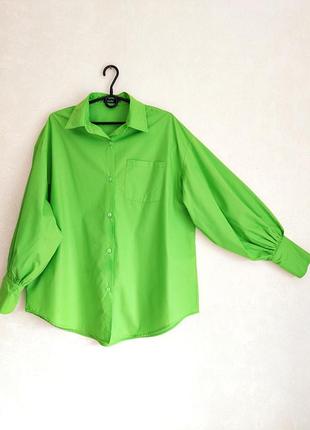 Удлинённая женская рубашка свободного кроя оверсайз с объёмными рукавами блуза с пышными рукавами