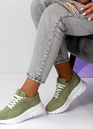 Зеленые оливковые женские кроссовки на утолщенной подошве из натуральной замши замшевые кроссовки8 фото