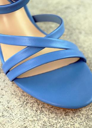 Женские голубые стильные босоножки на высоком каблуке, кожаные, экокожа,женская обувь на лето6 фото