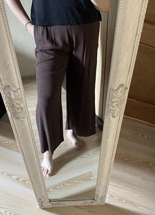 Шоколадного цвета тонкие широкие брюки на резинке 50-52 р