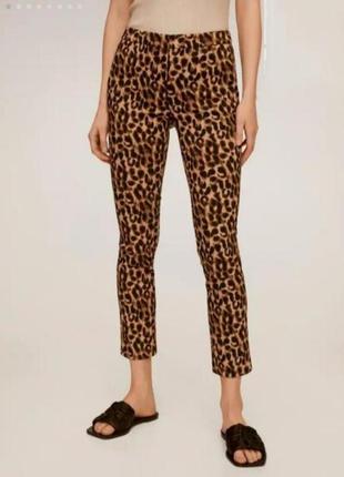 Леопардовые укороченные брюки mango