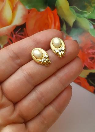 Сережки в стилі шанель, вінтаж, перламутр трохи потертість