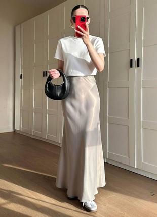 Женская длинная шелковая юбка макси по фигуре.1 фото