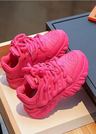 Детские кроссовки