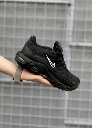 Nike tn black
