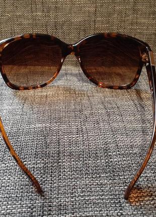 Сонцезахисні окулярі