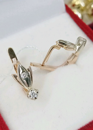 Класичні золоті сережки з діамантами3 фото