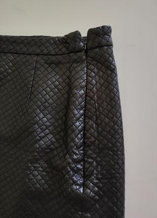 Черная юбка из эко-кожи черная стеганая юбка под кожу3 фото