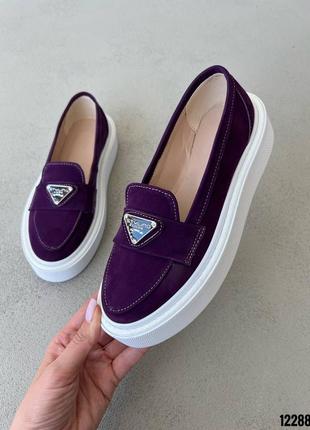 Фіолетові сливові натуральні замшеві туфлі лофери сліпони на товстій білій підошві замша фіолет слива1 фото