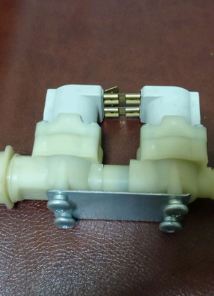 Клапан подавання води в льодогенератор холодильника liebherr, mie