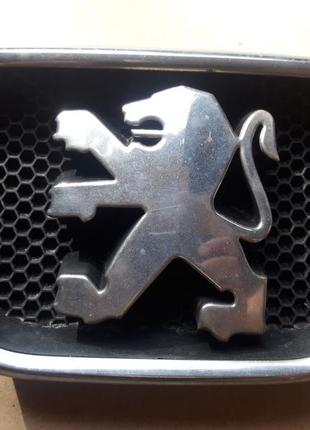 Емблема значок пежо