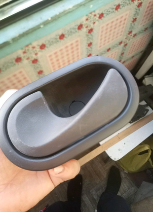 Б/у ручка дверей внутрішня ліва renault modus renault clio iii 31