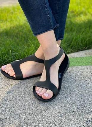 Крокс сандали серена чёрные serena sandal black1 фото