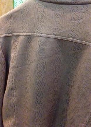 Классная тоненькая курточка косуха5 фото