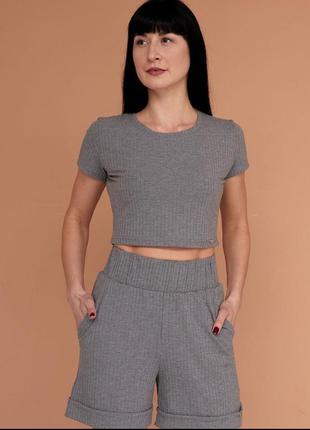 Костюм в рубчик шорти топ