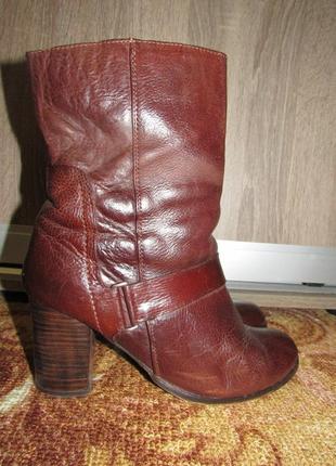 Чоботи шкіряні на підборах демисезон