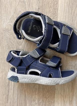 Босоніжки сандалі