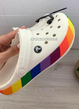 Крокс крокбэнд клог белые с радугой crocs crocband rainbow block clog white2 фото