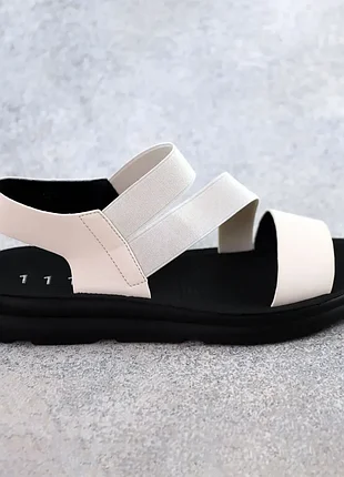 Женские бежевые удобные стильные сандалии-босоножки из экокожи,на резинке, без каблуков, ровная подошва