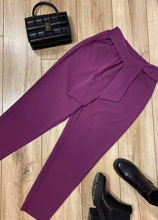 Брюки. штани. р.м. reserved.